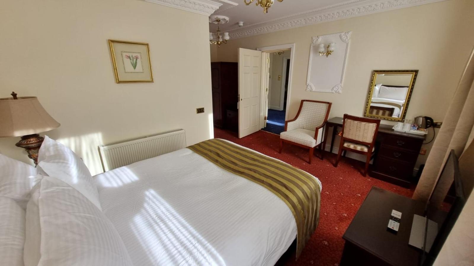 הדג' אנד Botleigh Grange Hotel & Spa מראה חיצוני תמונה